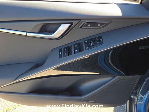 New 2026 Kia Niro Wave FWD image 15