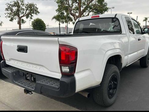 Used 2022 Toyota Tacoma SR RWD image 2