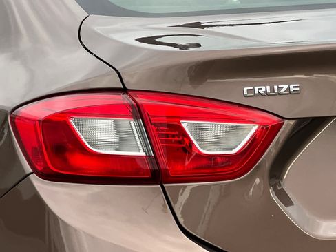 Used 2019 Chevrolet Cruze LS FWD image 29