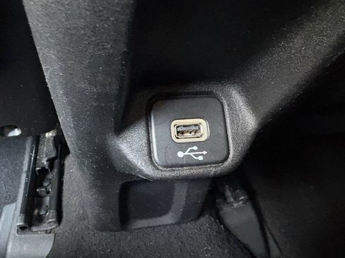 Used 2020 Jeep Renegade Latitude image 23