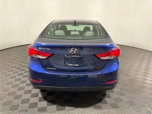 Used 2015 Hyundai Elantra SE image 8