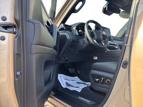 Used 2025 Lexus LX 700h Overtrail AWD/4WD image 8