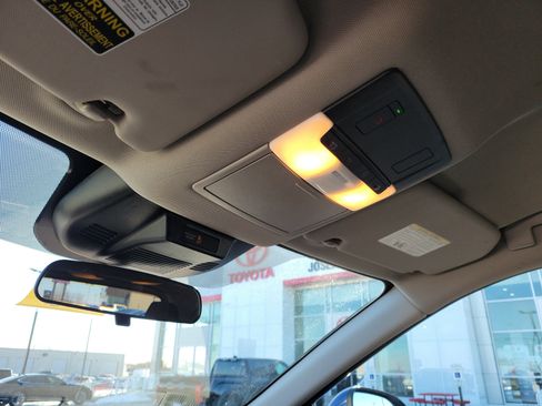 Used 2023 Nissan Rogue SV image 30