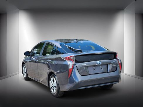 Used 2018 Toyota Prius Three w/ Advanced Technology Package FWD image 3