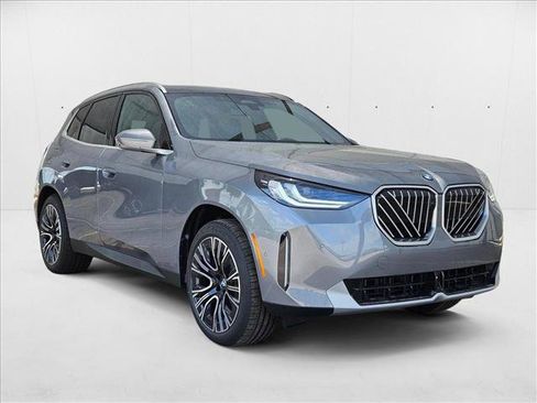 Used 2025 BMW X3 xDrive30i w/ Premium Package image 6