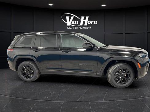 New 2026 Jeep Grand Cherokee Altitude image 2
