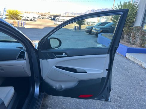 Used 2017 Hyundai Tucson SE image 26