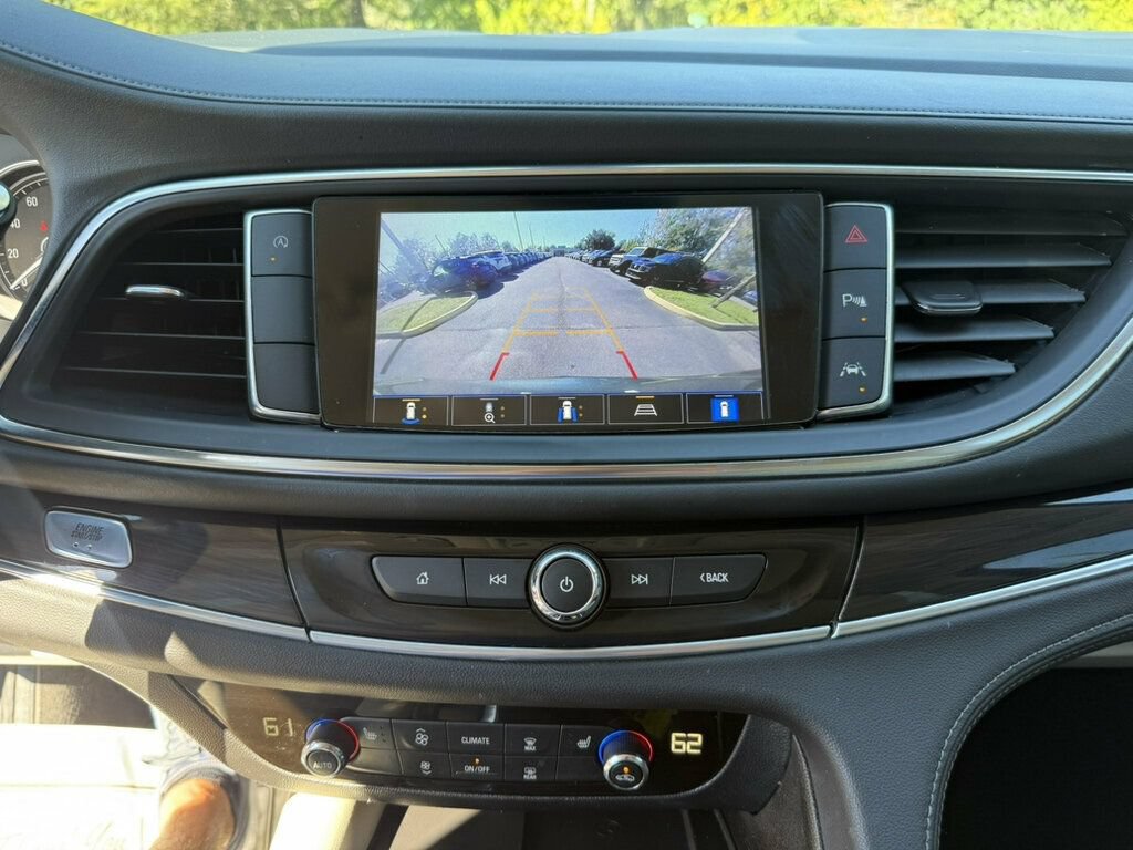Used 2024 Buick Enclave Essence w/ Technology Package FWD image 6