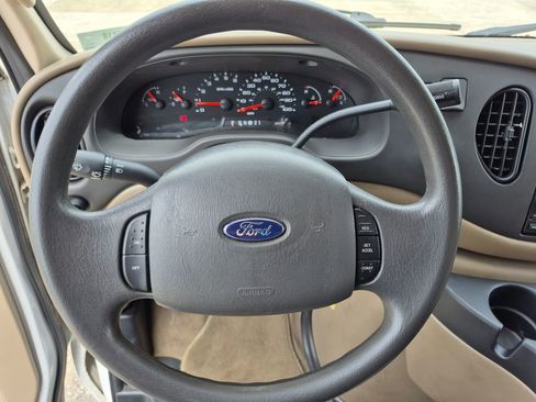 Used 2006 Ford E-350 and Econoline 350 XL RWD image 11