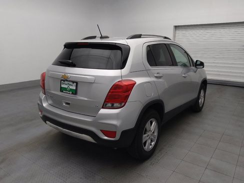Used 2017 Chevrolet Trax LT w/ LT Convenience Package AWD/4WD image 9