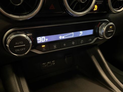 Used 2020 Nissan Sentra SV image 13