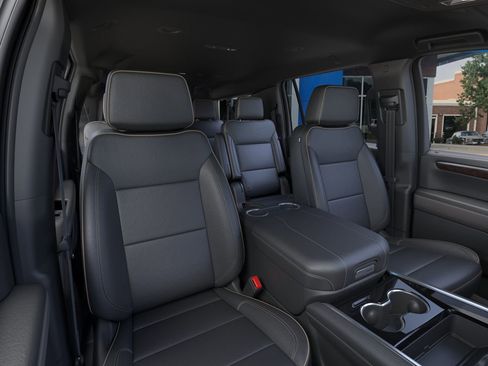 New 2025 Chevrolet Suburban Premier image 40