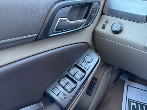 Used 2015 Chevrolet Tahoe LTZ RWD image 26