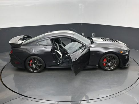 Used 2022 Ford Mustang Shelby GT500 w/ Carbon Fiber Track Pack RWD image 18