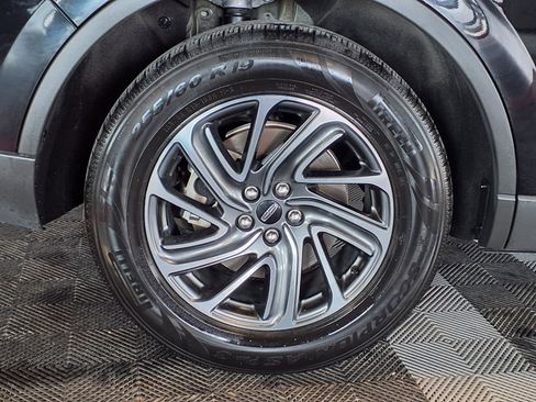 Used 2022 Lincoln Aviator AWD image 9