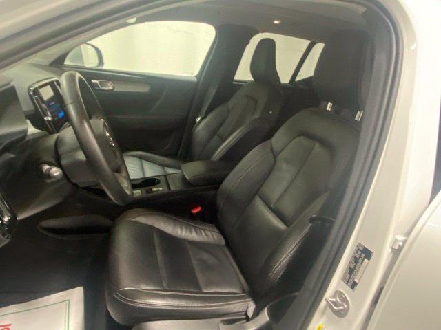 Used 2024 Volvo XC40 B5 Core AWD/4WD image 10