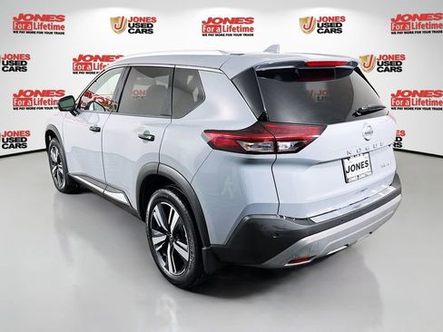Used 2021 Nissan Rogue SL w/ Premium Package image 2