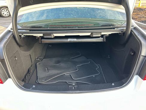 Used 2016 Mercedes-Benz E 350 Sedan image 13