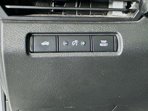 Certified 2024 Nissan Altima 2.5 SR image 12