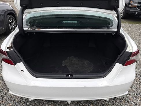 Used 2022 Toyota Camry SE image 14