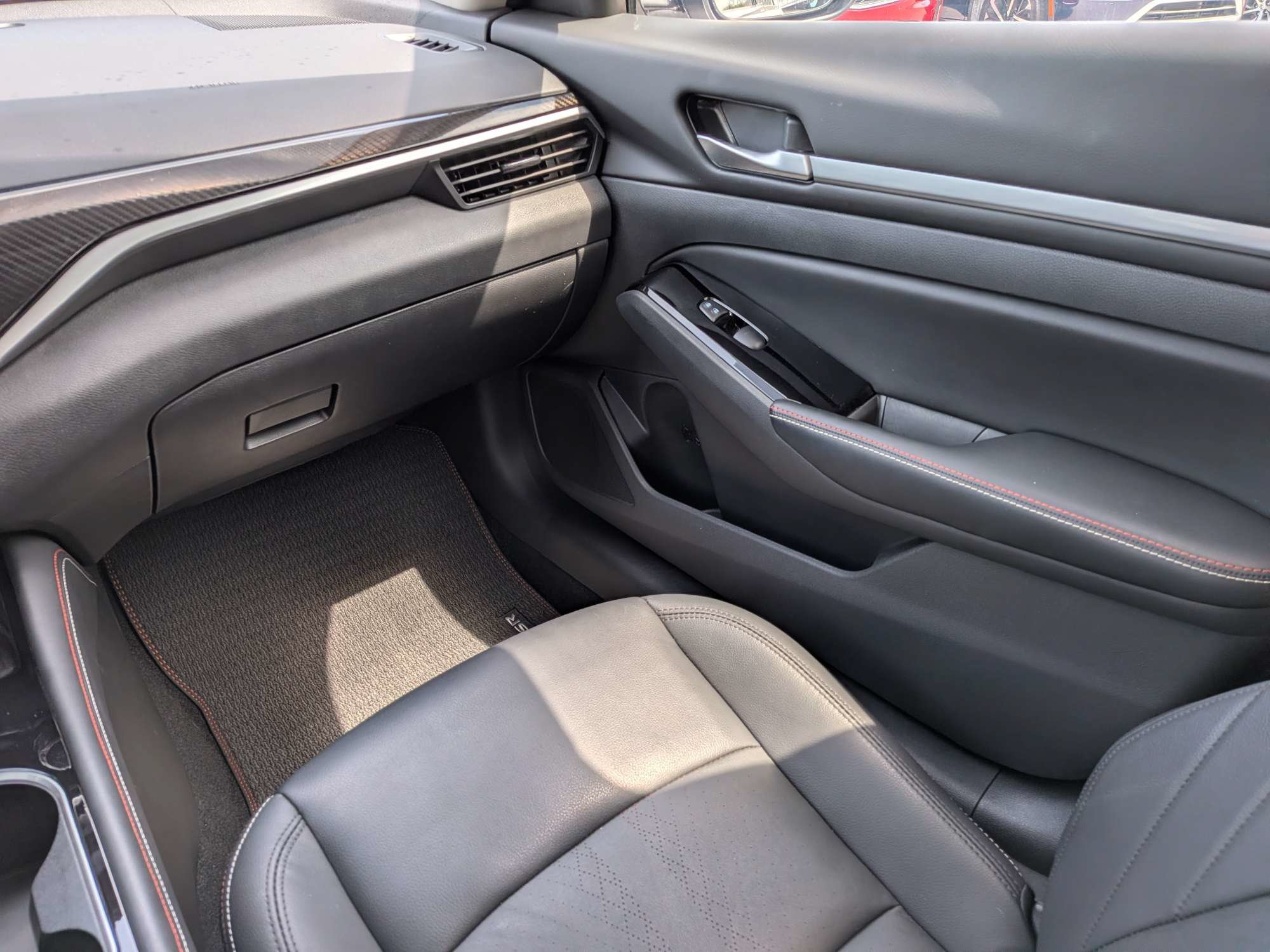 Used 2024 Nissan Altima 2.5 SR w/ SR Premium Package FWD image 15