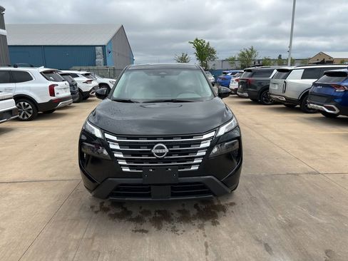 Used 2025 Nissan Rogue SV image 5