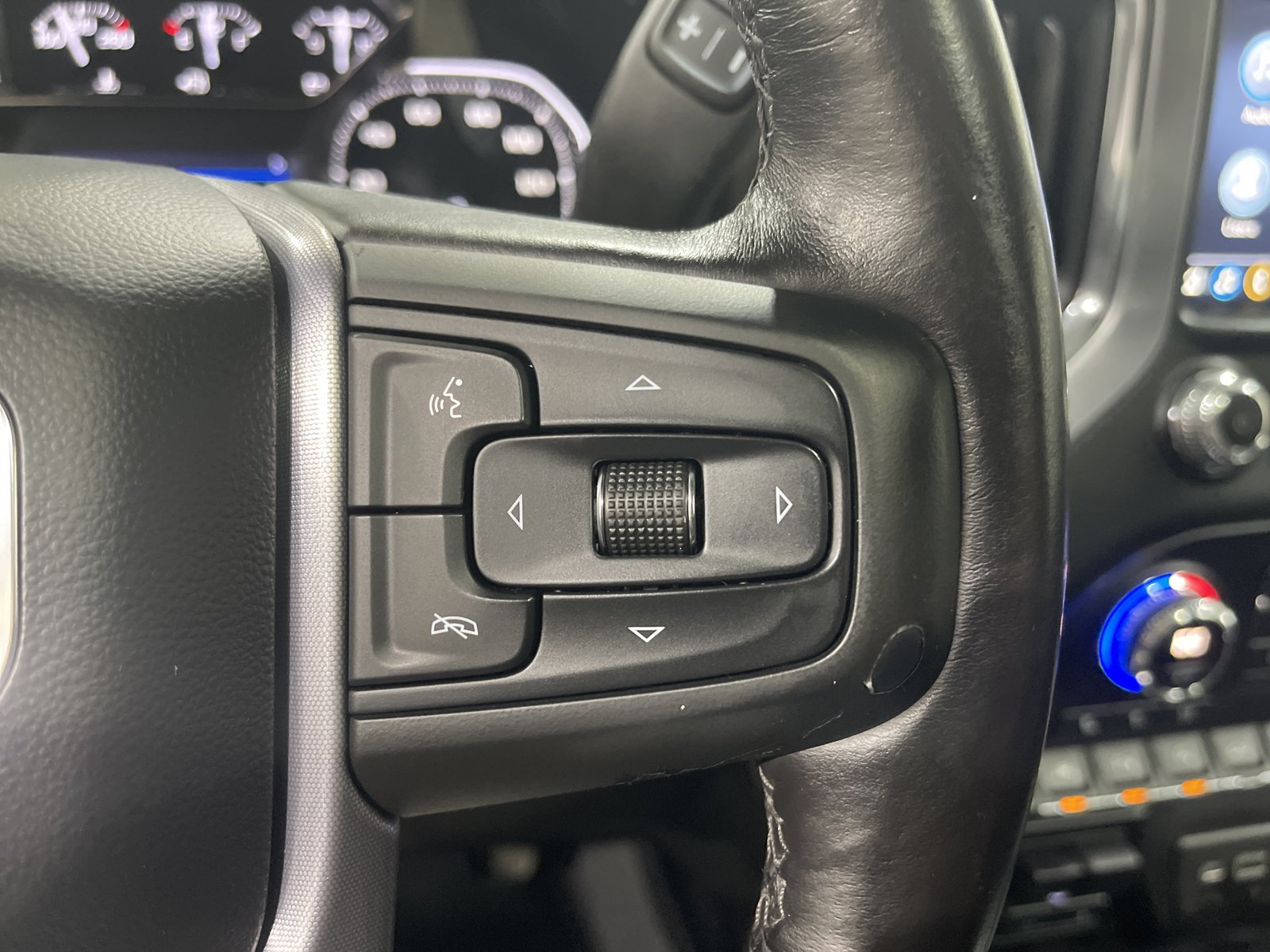 Used 2021 GMC Sierra 1500 SLT w/ SLT Premium Plus Package AWD/4WD image 34