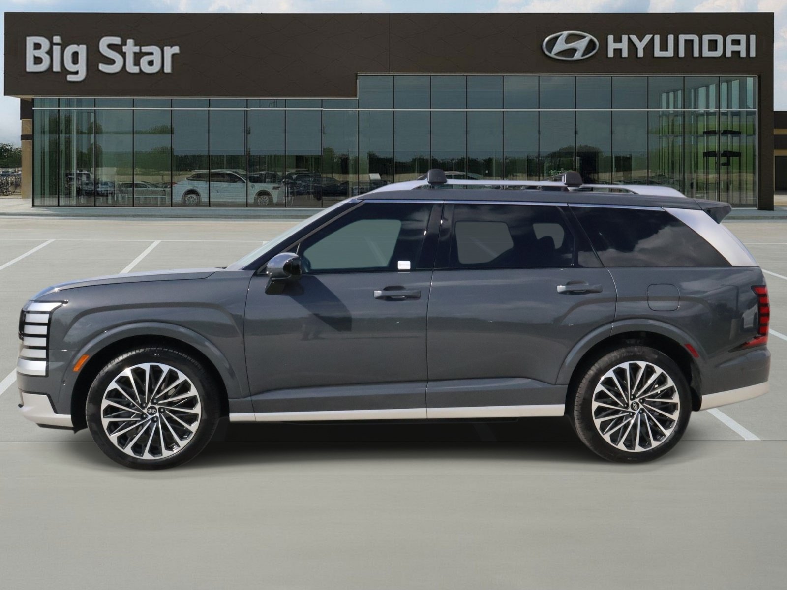 Used 2026 Hyundai Palisade Calligraphy FWD image 2