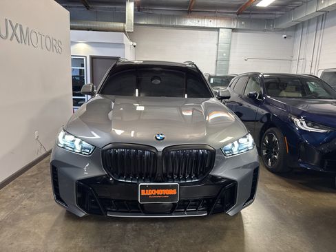 Used 2024 BMW X5 xDrive40i w/ M Sport Package image 2