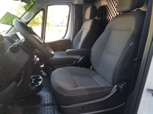 Used 2025 RAM ProMaster 2500 w/ U-Haul Equipment Group FWD image 12