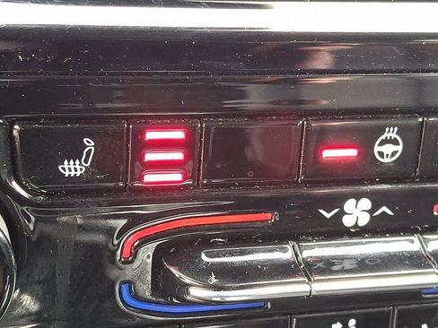 Used 2022 Jeep Grand Cherokee L Limited image 25