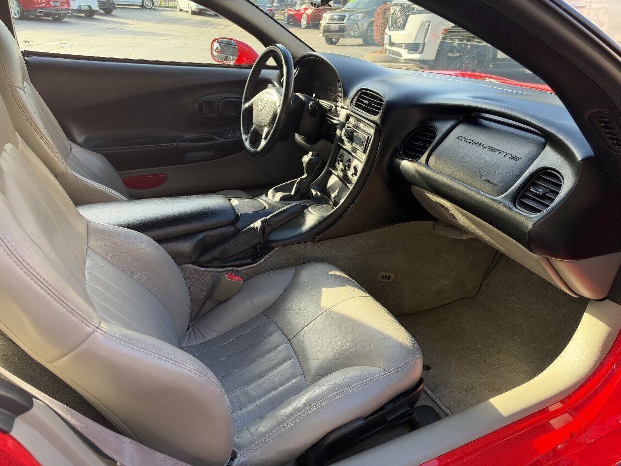 Used 1998 Chevrolet Corvette Coupe RWD image 11