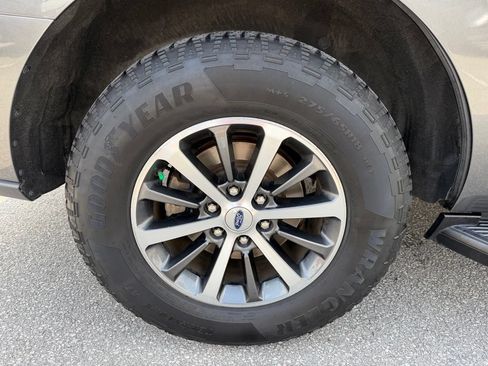 Used 2021 Ford Expedition XLT RWD image 10