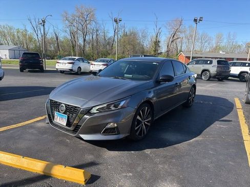 Used 2021 Nissan Altima 2.5 SR w/ SR Premium Package image 4