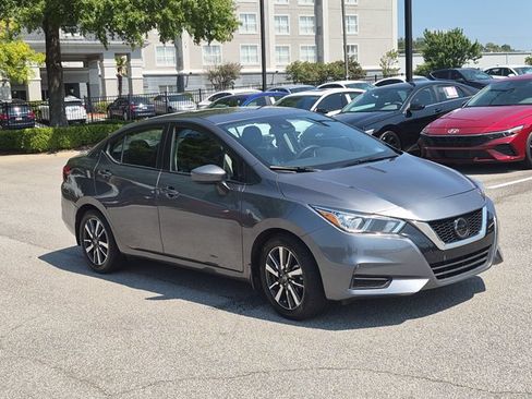 Used 2020 Nissan Versa SV FWD image 3