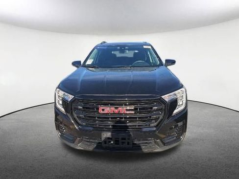 Used 2023 GMC Terrain SLE w/ Driver Convenience Package AWD/4WD image 2