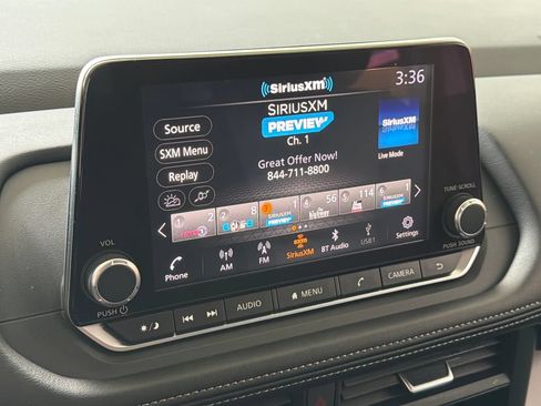 Used 2024 Nissan Rogue SV FWD image 7