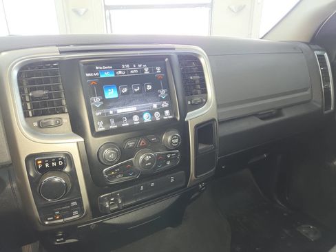 Used 2017 RAM 1500 Classic SLT w/ SLT Plus D←cor Group AWD/4WD image 33