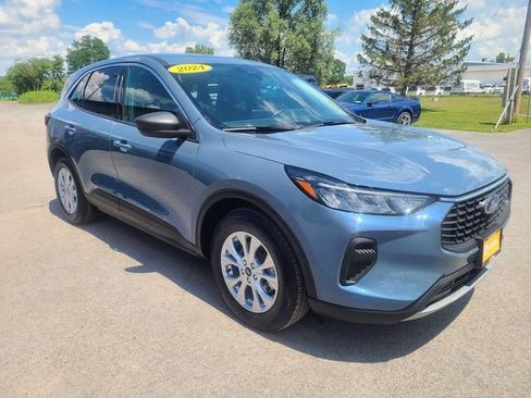 Used 2024 Ford Escape Active w/ Cold Weather Package FWD image 4