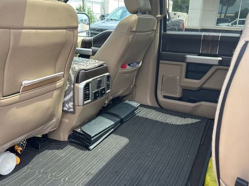 Used 2019 Ford F150 Lariat w/ Equipment Group 502A Luxury AWD/4WD image 4