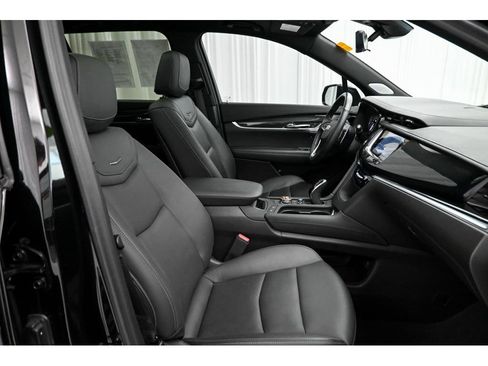 Certified 2023 Cadillac XT6 Sport w/ Technology Package AWD/4WD image 16