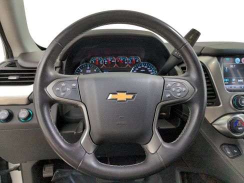 Used 2020 Chevrolet Suburban LT AWD/4WD image 17