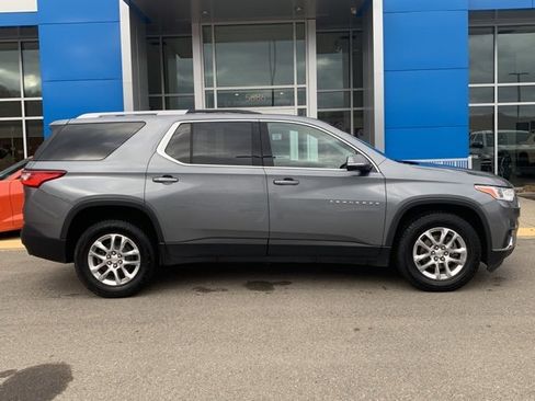 Used 2018 Chevrolet Traverse LT image 3