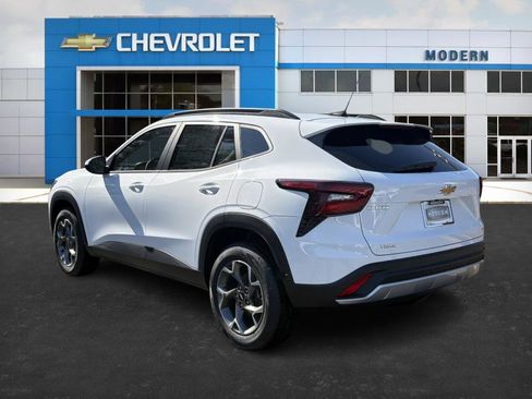 New 2026 Chevrolet Trax LT w/ LT Convenience Package image 3