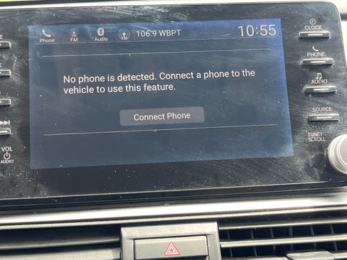 Used 2018 Honda Accord EX image 19