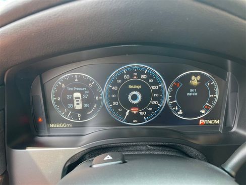 Used 2015 Cadillac Escalade Luxury image 15