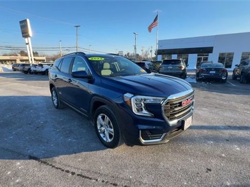 Certified 2022 GMC Terrain SLE w/ Driver Convenience Package image 2