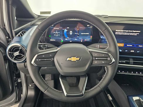 New 2026 Chevrolet Equinox EV LT image 22