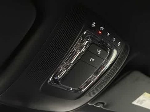 Used 2025 Mercedes-Benz GLA 250 4MATIC image 22