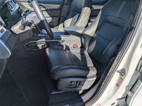 Used 2024 Jaguar F-PACE R-Dynamic S image 14